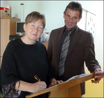 Vertragsunterzeichnung Kinderkrippe